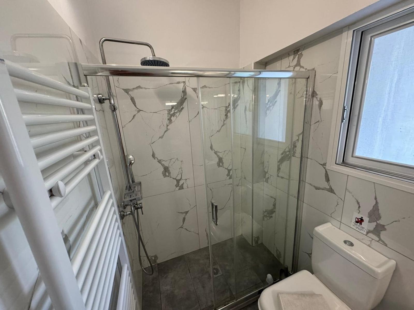 ספרטיה Alexander Apartments מראה חיצוני תמונה